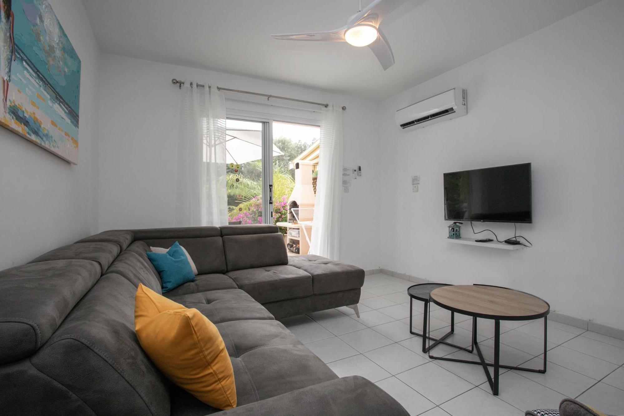 Casa Del Sol Townhouse In Iris Village Pafos Dış mekan fotoğraf